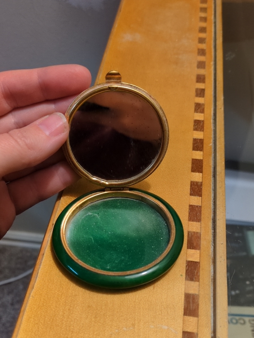 Vintage Antique Bakelite And Guilloche Enamel Compact Mirror - Picture 2 of 3
